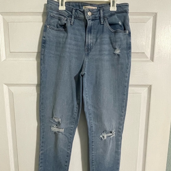 Levi’s woman’s 721 High Rise Skinny Jean - 29 - Picture 9 of 12